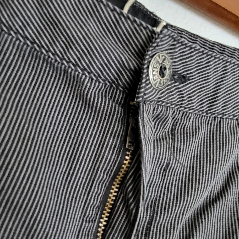 Vans Dark Gray Flat Front Shorts for Casual Wear